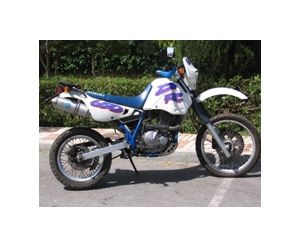 SUZUKI DR 650 TRAIL