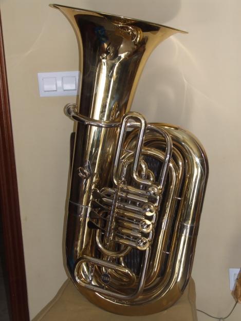 Tuba ibersound en clave de do