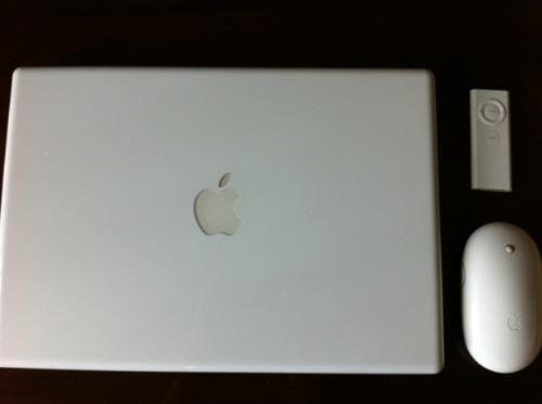 Apple Macbook Blanca 13pulg.