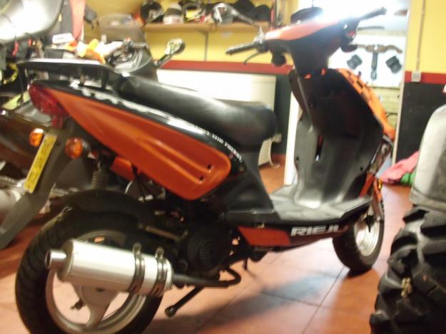 vendo scooter rieju toreo 50 año 2008