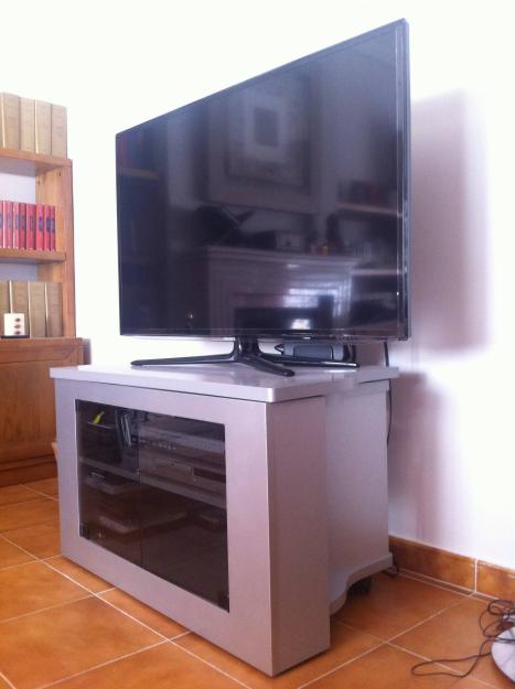 Mueble moderno TV color plata