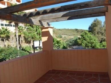 Apartamento con 2 dormitorios se vende en Estepona, Costa del Sol