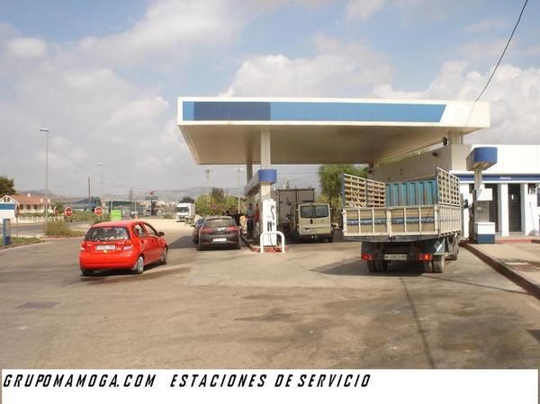 Estacion de servicio  cafetería  tienda y lavaderos  en Murcia