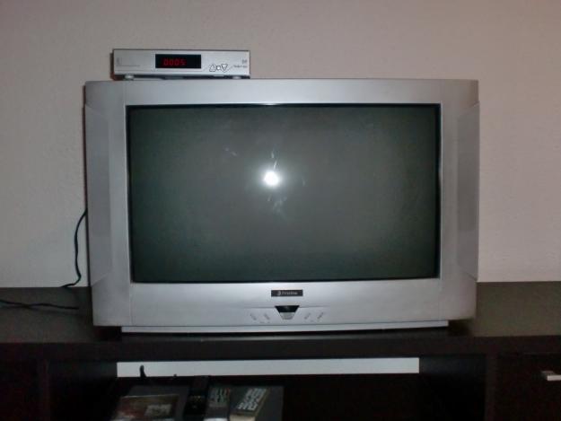 Vendo TV de tubo - 28