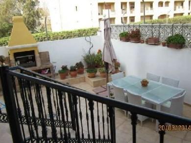 Adosado con 4 dormitorios se vende en Marbella, Costa del Sol