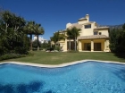 Chalet con 6 dormitorios se vende en Marbella, Costa del Sol - mejor precio | unprecio.es