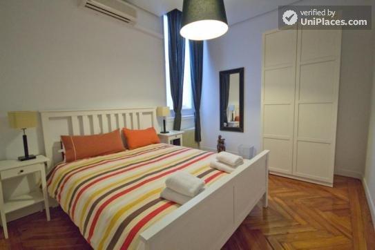 Very nice 4-bedroom apartment in posh Palacio neighbourhood