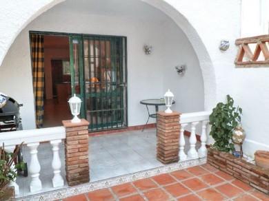 Adosado con 2 dormitorios se vende en Mijas Costa, Costa del Sol