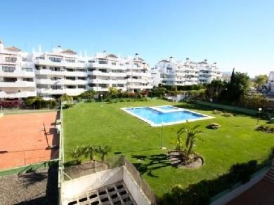 Apartamento con 2 dormitorios se vende en Estepona, Costa del Sol