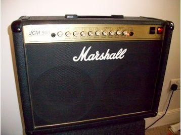 Marshall JCM900 Combo 2x12  500 euros