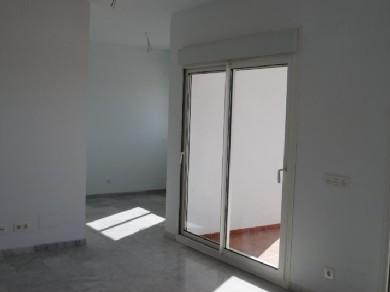 Apartamento con 3 dormitorios se vende en Estepona, Costa del Sol