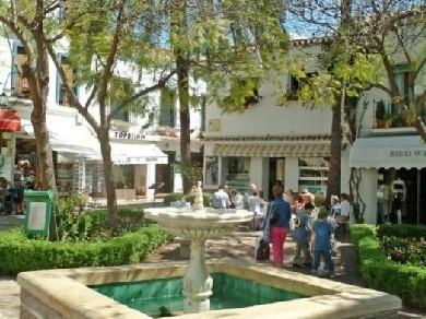 Apartamento con 2 dormitorios se vende en Marbella, Costa del Sol
