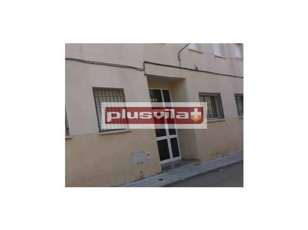 Se vende piso y parking amplio y semi-nuevo en Roquetes. Cerca del ayuntamiento. Financiación preferente, el 100%