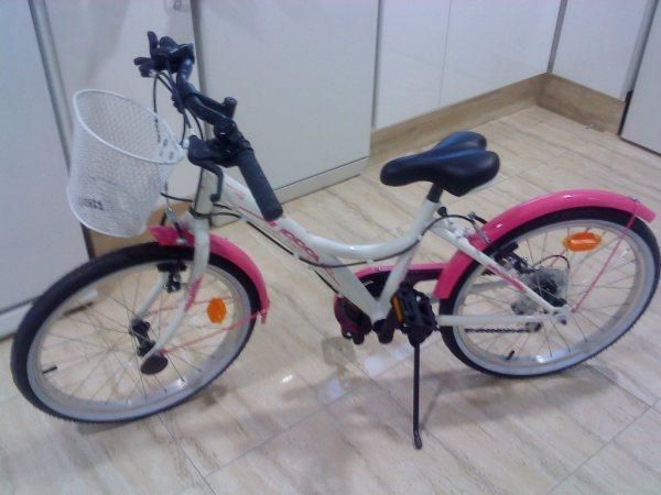 BICICLETA DE NIÑA EN ROSA