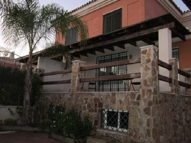 Adosado con 3 dormitorios se vende en Malaga, Costa del Sol