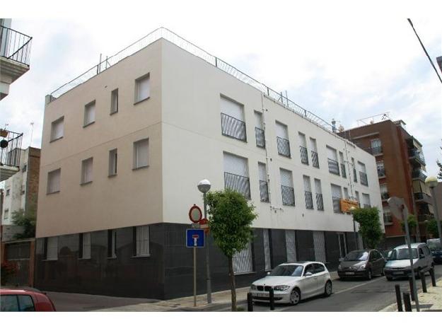 Obra nueva en Cornellà de Llobregat, plazas de parking.