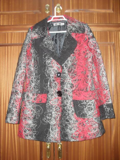 Precioso chaquetón, T.L., muy bien cuidado.