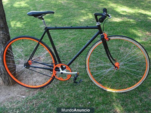 BICI FIXED SINGLE GEAR RECIEN MONTADA/RESTAURADA.