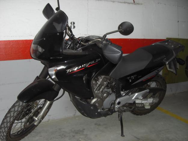 VENDO HONDA XL650V  TRANSALP NEGRA O LA CAMBIO POR DUCATI MONSTER.