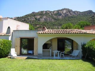 Villa : 2/4 personas - piscina - junto al mar - vistas a mar - porto vecchio  corcega del sur  corcega  francia