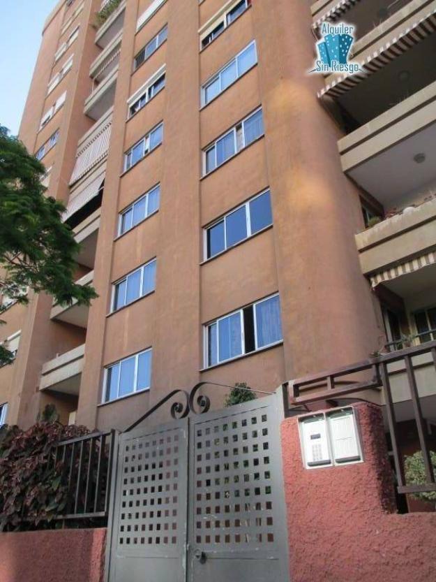 Alquiler Piso céntrico con terraza en Tome Cano, en pleno Santa Cruz! 430eur SIN COMISION