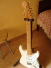 vendo fender stratocaster pala invertida urgente - mejor precio | unprecio.es