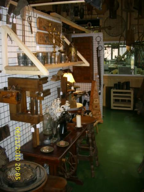 Venta de colección de antiguedaddes por traslado al extranjero