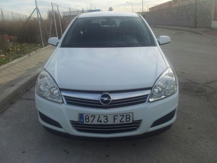 Opel Astra diesel 5p 100 cv