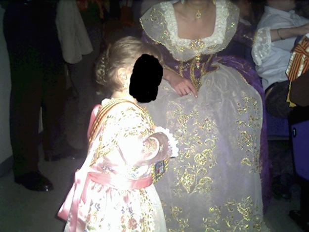 Vendo traje fallera niña