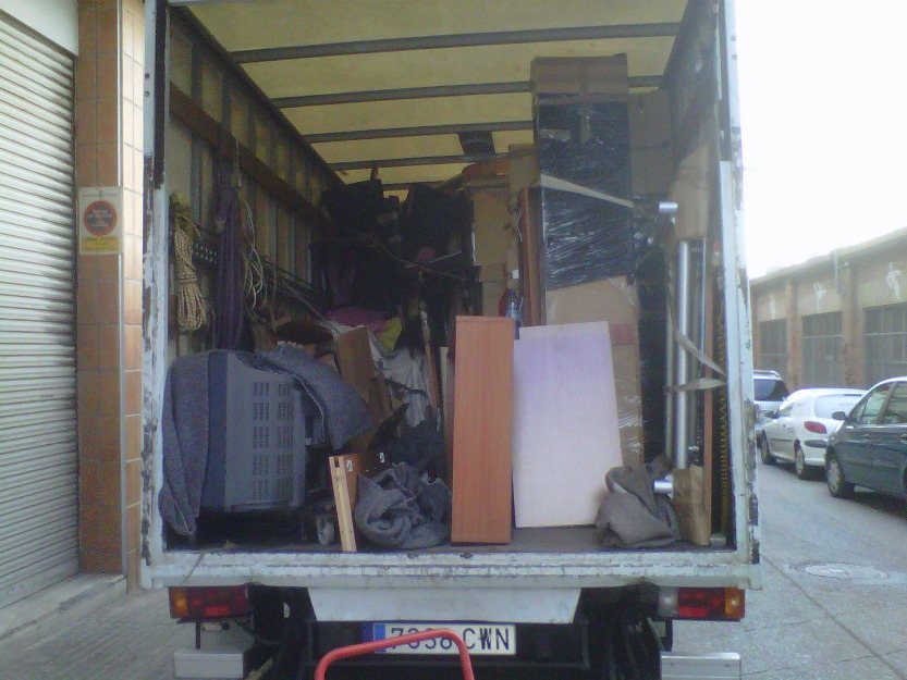 transportista economico en badalona, mudanzas