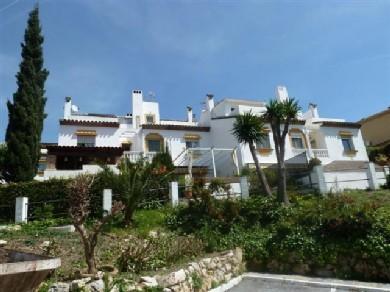 Adosado con 4 dormitorios se vende en Mijas Costa, Costa del Sol