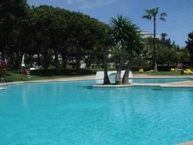 Apartamento con 3 dormitorios se vende en Marbella, Costa del Sol