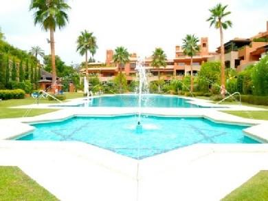 Apartamento con 5 dormitorios se vende en Marbella, Costa del Sol