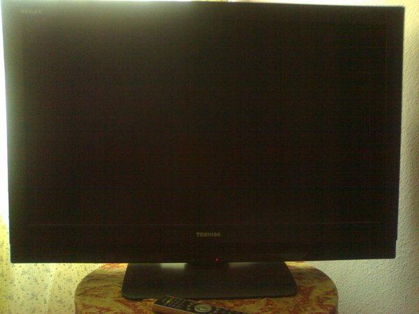 SE VENDE TELEVISOR TOCHIBA PANTALLA DIGTAL LCD PLANA 47¨ ESTADO NUEVO