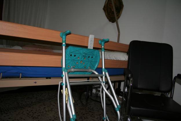 Venta de cama articulada, silla de ruedas y andador