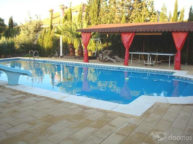 venta de chalet con piscina