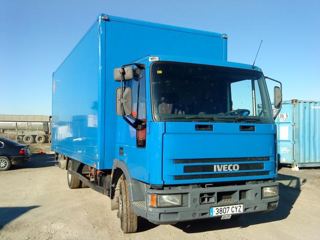 Camion 6 m. 14 palets. Iveco Eurocargo 80E17 Caja cerrada con trampilla