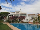 Chalet con 4 dormitorios se vende en Marbella, Costa del Sol - mejor precio | unprecio.es