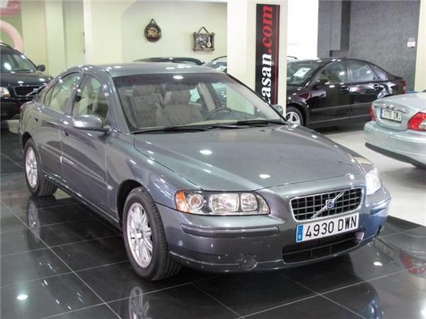 Volvo S60 2.4 Momentum 170 cv