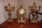 Se venden juego de dos candelabros y reloj de bronce labrados a mano - mejor precio | unprecio.es
