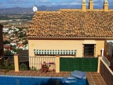 Adosado con 4 dormitorios se vende en Alhaurin de la Torre