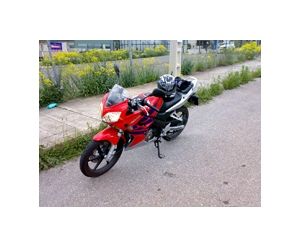 HONDA CBR 125 R