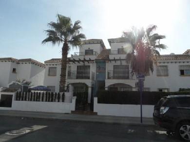 Apartamento con 2 dormitorios se vende en La Zenia, Costa Blanca