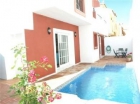 Adosado con 2 dormitorios se vende en Estepona, Costa del Sol - mejor precio | unprecio.es