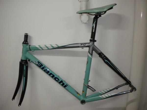 VENDO CUADRO BICICLETA CARRETERA BIANCHI