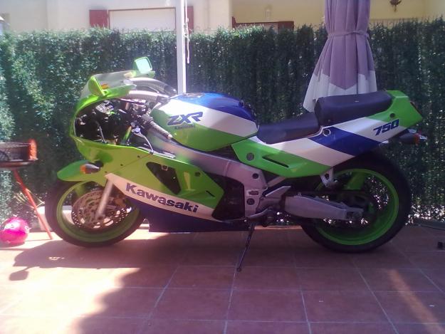 vendo kawasaki zxr 750