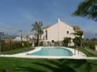Adosado con 3 dormitorios se vende en Estepona, Costa del Sol - mejor precio | unprecio.es