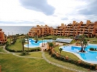 Apartamento con 4 dormitorios se vende en Estepona, Costa del Sol - mejor precio | unprecio.es