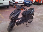 Vendo Yamaha Aerox 50cc negra en buen estado - mejor precio | unprecio.es