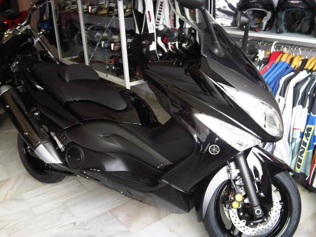 YAMAHA TMAX 500   2010